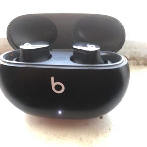 Beats Studio Buds